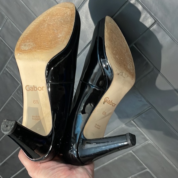 Gabor patent leather 3.5” heels. Barely worn. Fit like size 9. - Picture 3 of 3